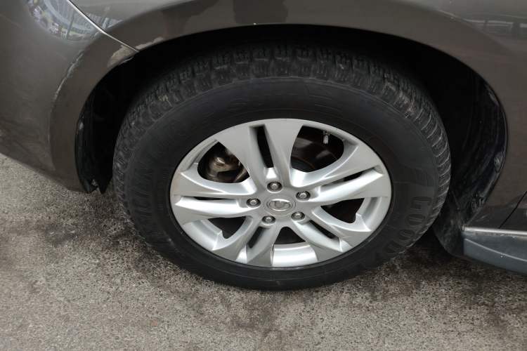 Used Haval H6 2011 Green Silence 2.0T Manual Two-Wheel Drive Elite Model Left Front Wheel Hub
