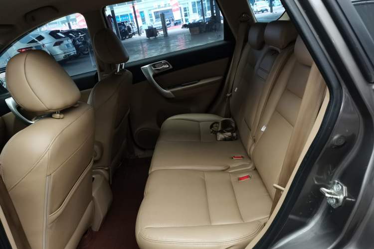 Used Haval H6 2011 Green Silence 2.0T Manual Two-Wheel Drive Elite Model Left Rear Seat