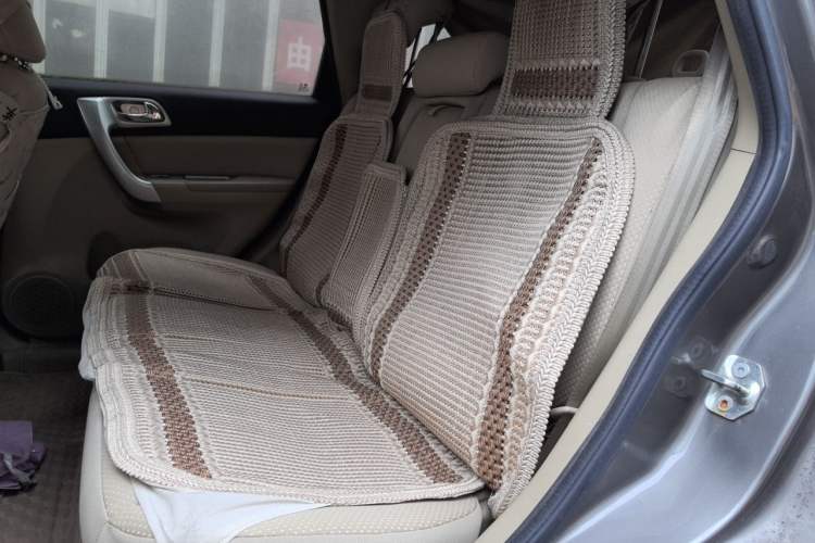 Used Haval H6 2011 Green Silence 2.0T Manual Two-Wheel Drive Urban Model Left Rear Seat