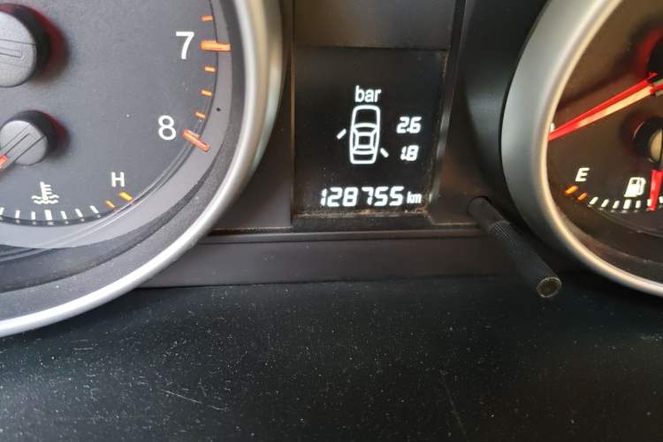 Used Haval H6 2011 2.0L Manual Two-Wheel Drive Elite Version Odometer Close Up