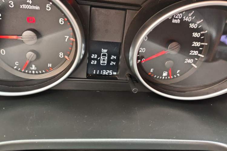 Used Haval H6 2011 2.0L Manual Two-Wheel Drive Elite Version Odometer Close Up