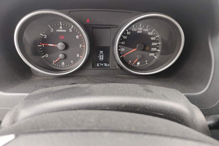 Used Haval H6 2011 2.0L Manual Two-Wheel Drive Elite Version Odometer Close Up