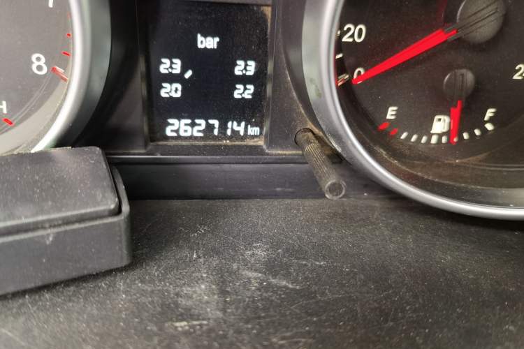 Used Haval H6 2011 2.0L Manual Two-Wheel Drive Elite Version Odometer Close Up