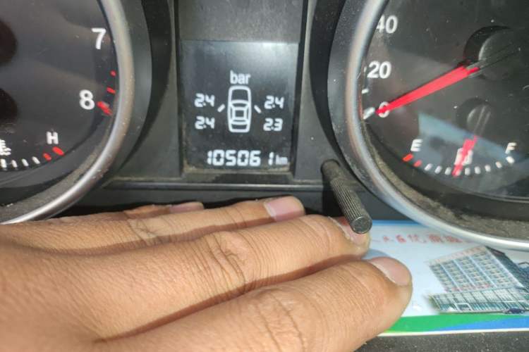 Used Haval H6 2011 2.0L Manual Two-Wheel Drive Elite Version Odometer Close Up