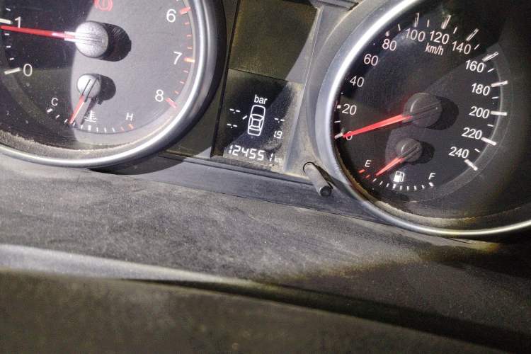 Used Haval H6 2011 2.0L Manual Two-Wheel Drive Elite Version Odometer Close Up