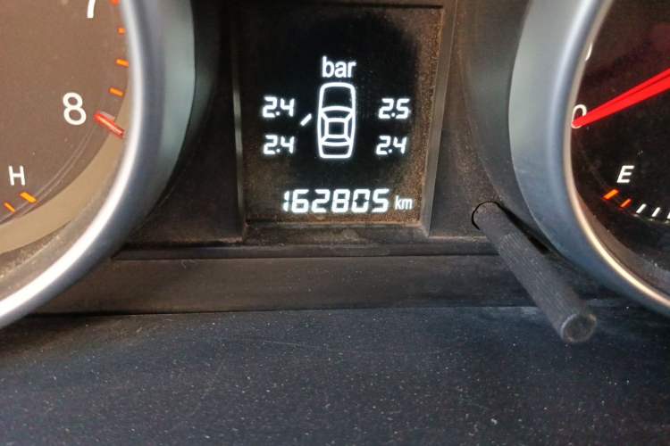Used Haval H6 2011 2.0L Manual Two-Wheel Drive Elite Version Odometer Close Up