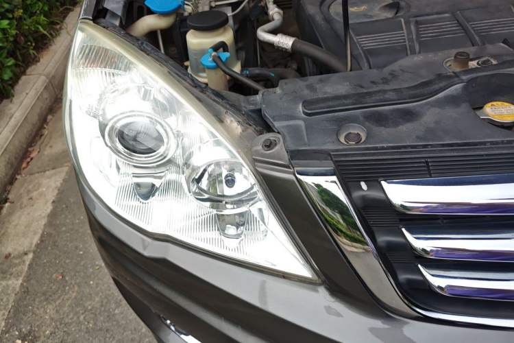 Used Haval H6 2011 2.0L Manual Two-Wheel Drive Elite Version Right Front Headlight