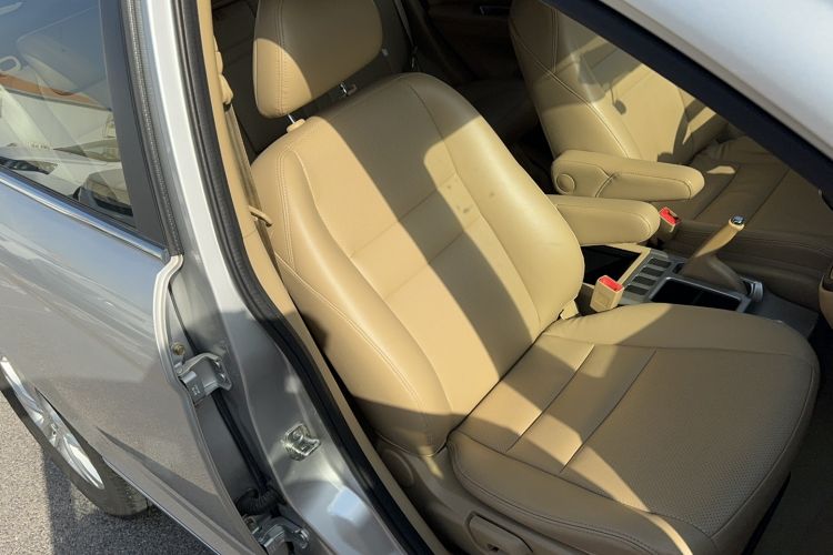 Used Haval H6 2011 2.0L Manual Two-Wheel Drive Elite Version Right Front Seat