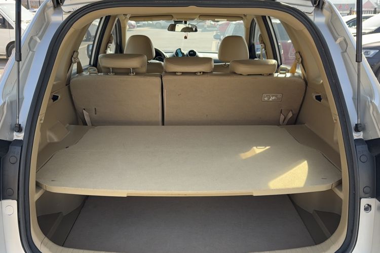 Used Haval H6 2011 2.0L Manual Two-Wheel Drive Elite Version Trunk