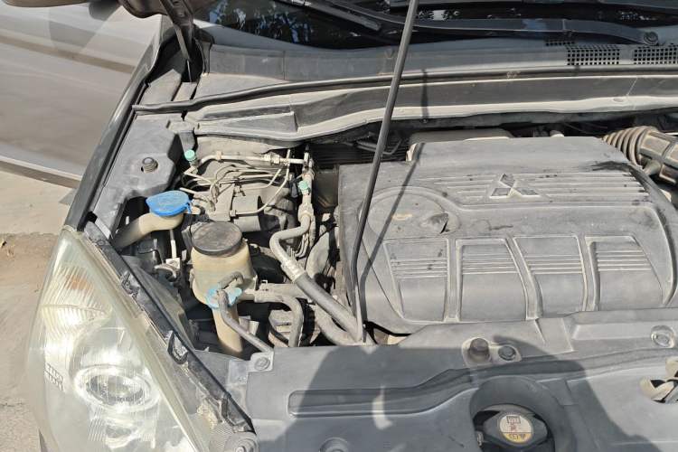 Used Haval H6 2011 2.0L Manual Two-Wheel Drive Elite Version Engine Bay Right