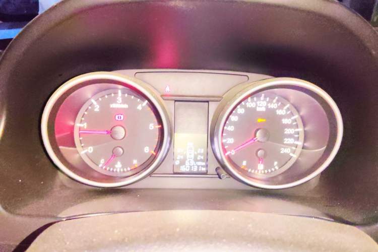 Used Haval H6 2011 Green Silence 2.0T Manual Two-Wheel Drive Elite Model Instrument Cluster