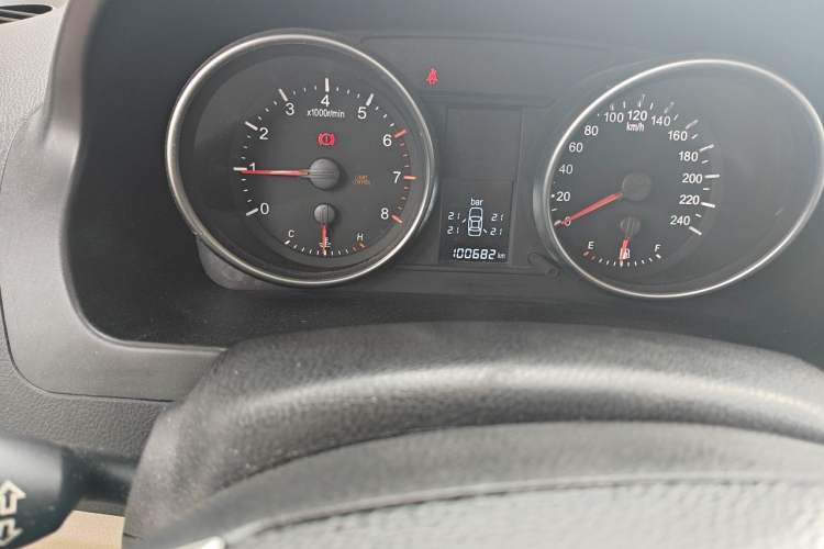 Used Haval H6 2011 2.0L Manual Two-Wheel Drive Elite Version Odometer Close Up
