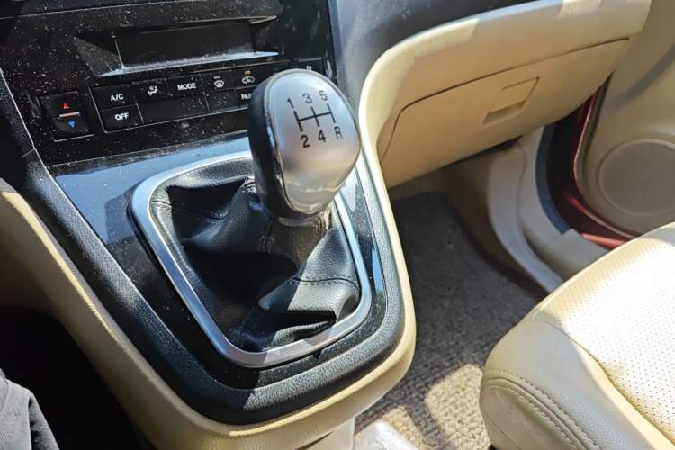 Used Haval H6 2011 2.0L Manual Two-Wheel Drive Elite Version Gear Lever