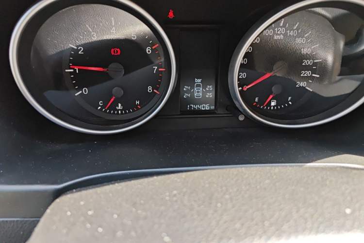Used Haval H6 2011 2.0L Manual Two-Wheel Drive Elite Version Odometer Close Up