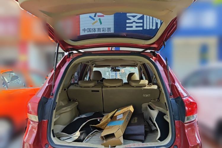 Used Haval H6 2011 2.0L Manual Two-Wheel Drive Elite Version Trunk