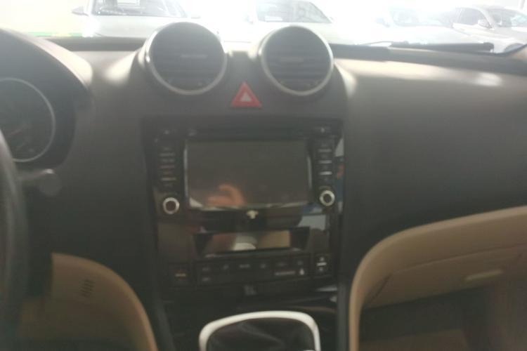 Used Haval H6 2011 2.0L Manual Two-Wheel Drive Elite Version Audio And AC Panel