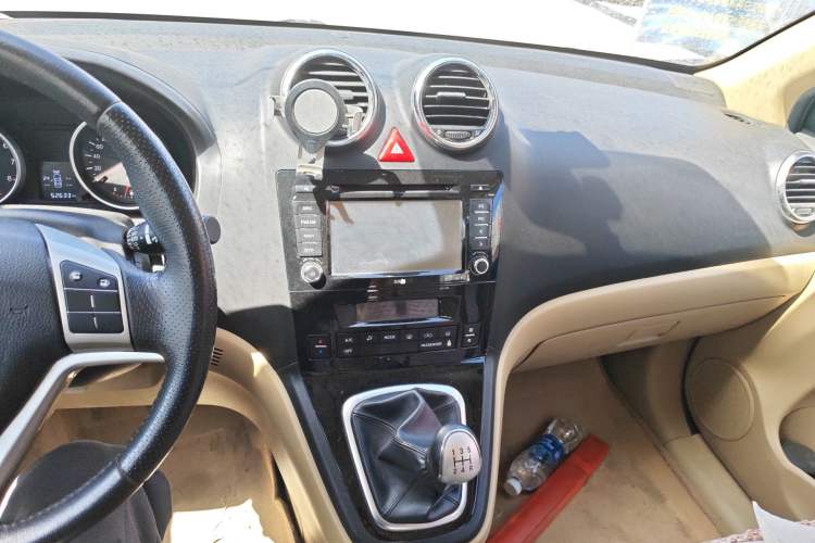 Used Haval H6 2011 2.0L Manual Two-Wheel Drive Elite Version Audio And AC Panel