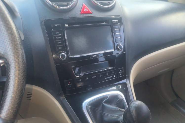 Used Haval H6 2011 2.0L Manual Two-Wheel Drive Elite Version Audio And AC Panel