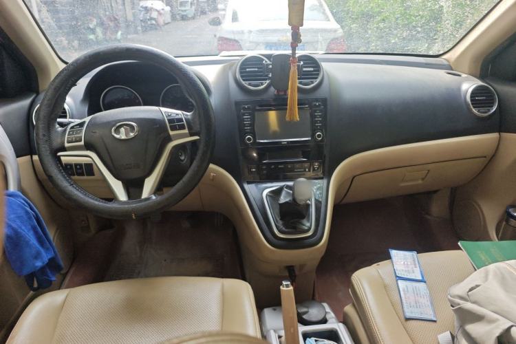 Used Haval H6 2011 2.0L Manual Two-Wheel Drive Elite Version Center Console