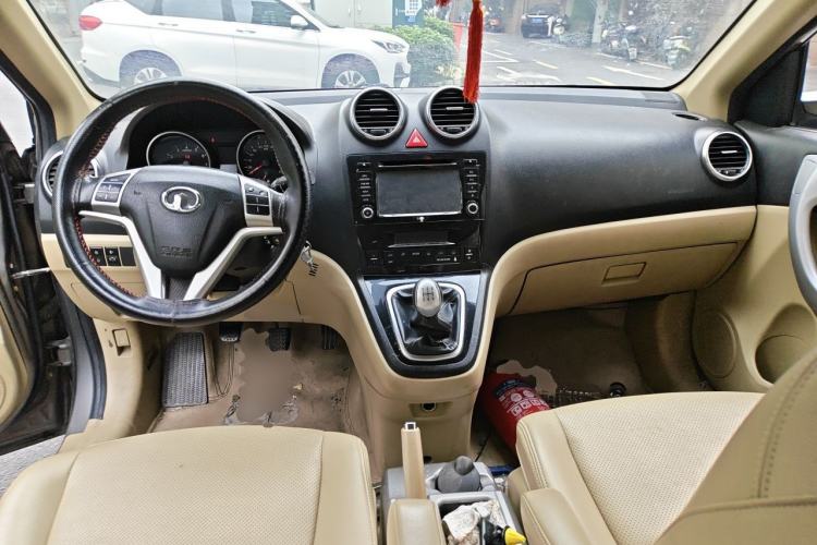 Used Haval H6 2011 2.0L Manual Two-Wheel Drive Elite Version Center Console