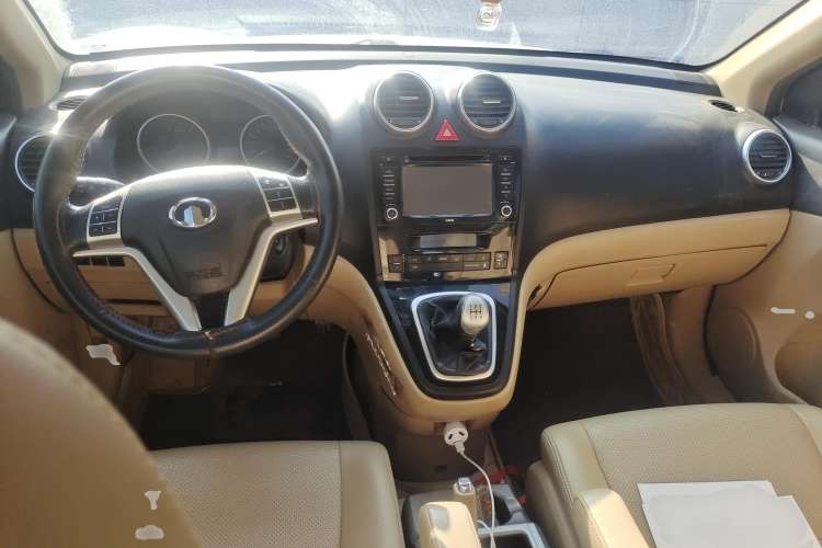Used Haval H6 2011 2.0L Manual Two-Wheel Drive Elite Version Center Console