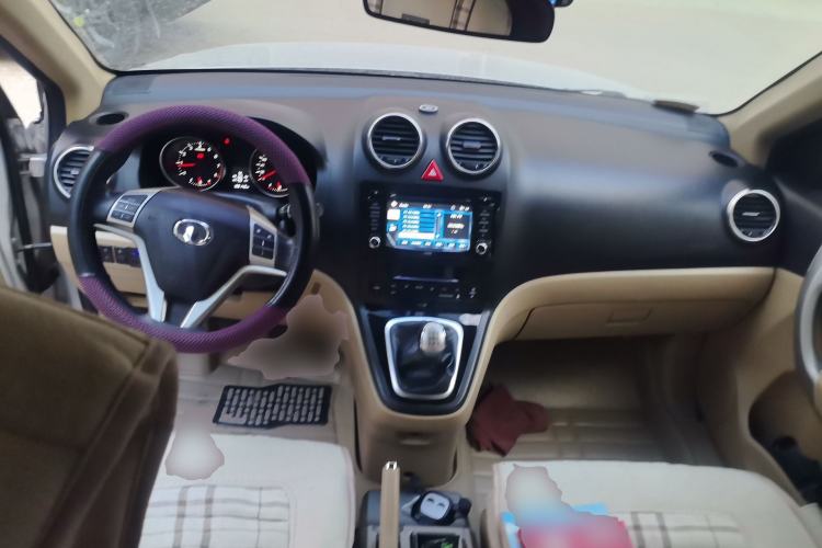 Used Haval H6 2011 2.0L Manual Two-Wheel Drive Elite Version Center Console