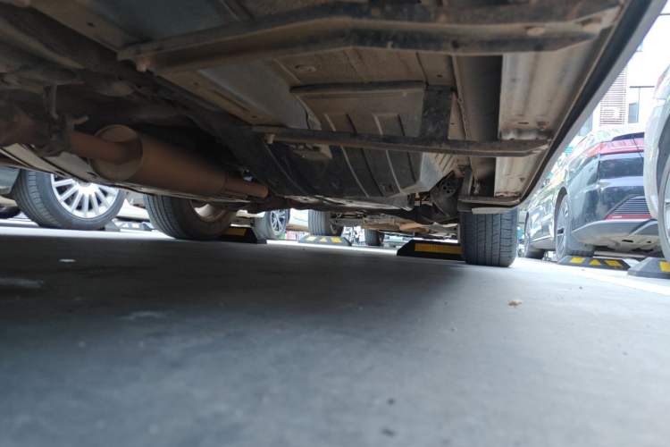 Used Haval H6 2011 2.0L Manual Two-Wheel Drive Elite Version Chassis Front Left