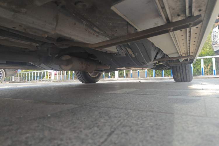 Used Haval H6 2011 2.0L Manual Two-Wheel Drive Elite Version Chassis Front Left