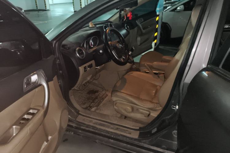 Used Haval H6 2011 Green Silence 2.0T Manual Two-Wheel Drive Elite Model Driver Seat