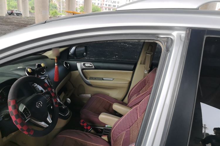 Used Haval H6 2011 Green Silence 2.0T Manual Two-Wheel Drive Elite Model Driver Seat