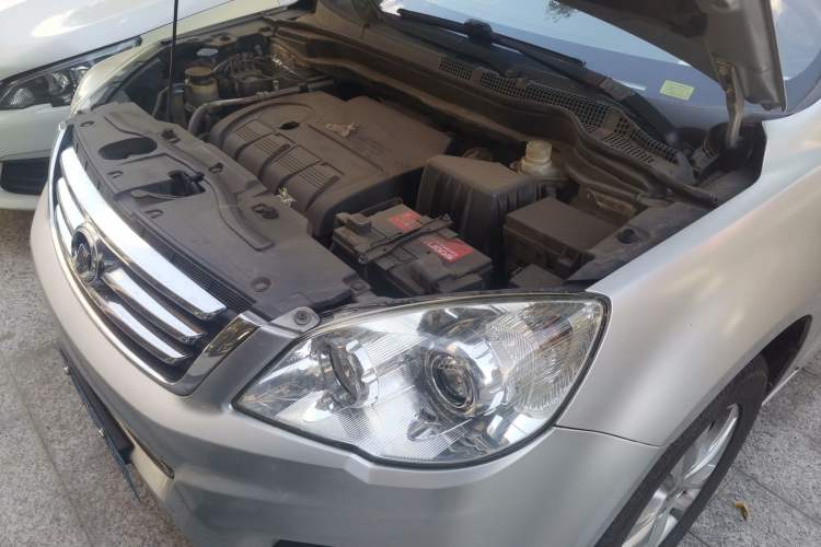 Used Haval H6 2011 2.0L Manual Two-Wheel Drive Urban Version Engine Bay Left