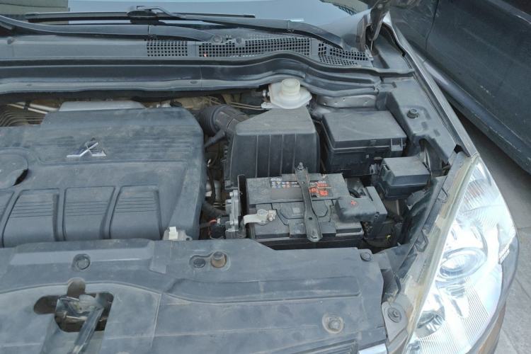 Used Haval H6 2011 2.0L Manual Two-Wheel Drive Elite Version Engine Bay Left