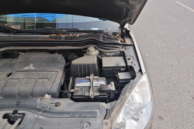 Used Haval H6 2011 2.0L Manual Two-Wheel Drive Elite Version Engine Bay Left