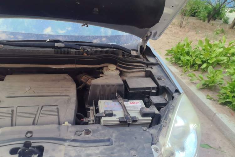 Used Haval H6 2011 2.0L Manual Two-Wheel Drive Elite Version Engine Bay Left