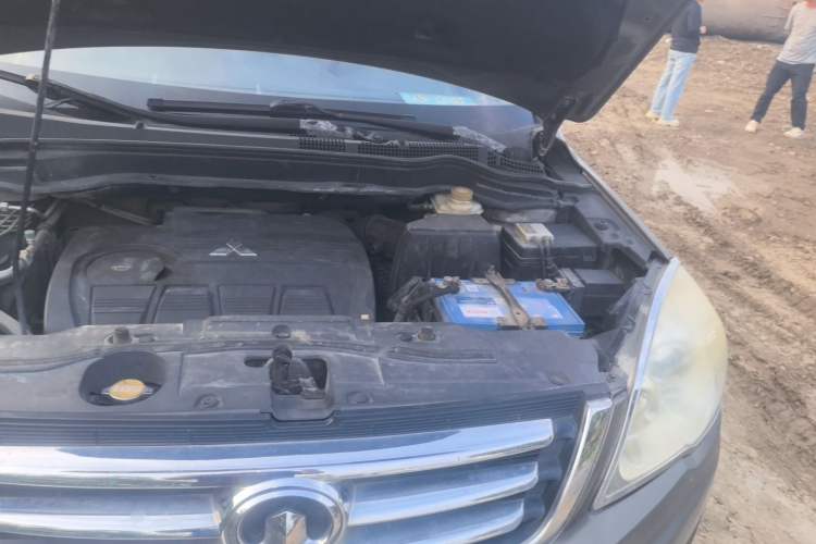 Used Haval H6 2011 2.0L Manual Two-Wheel Drive Elite Version Engine Bay Left
