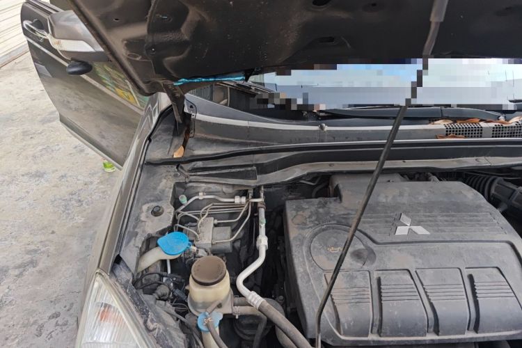 Used Haval H6 2011 2.0L Manual Two-Wheel Drive Elite Version Engine Bay Right