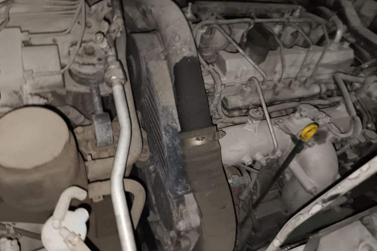 Used Haval H6 2011 Green Silence 2.0T Manual Two-Wheel Drive Elite Model Engine Bay Right