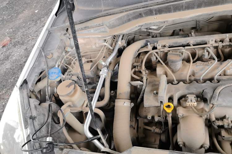 Used Haval H6 2011 Green Silence 2.0T Manual Two-Wheel Drive Elite Model Engine Bay Right