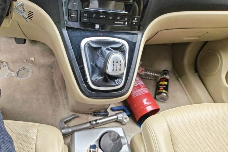 Used Haval H6 2011 2.0L Manual Two-Wheel Drive Elite Version Gear Lever