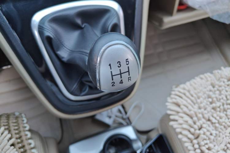 Used Haval H6 2011 2.0L Manual Two-Wheel Drive Elite Version Gear Lever