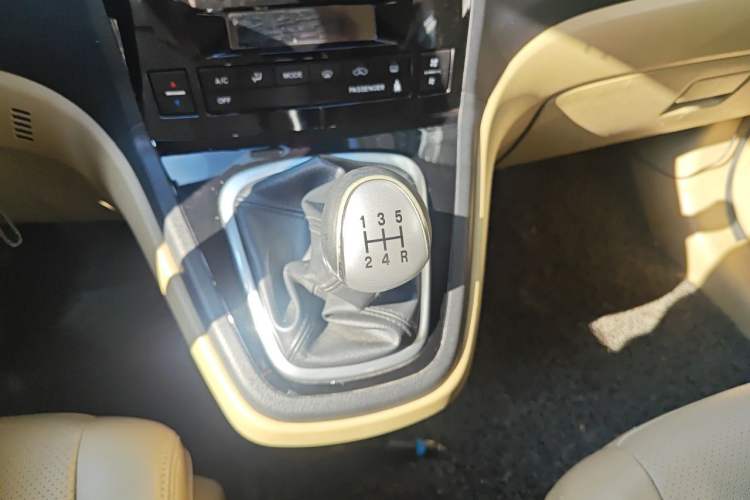 Used Haval H6 2011 2.0L Manual Two-Wheel Drive Elite Version Gear Lever