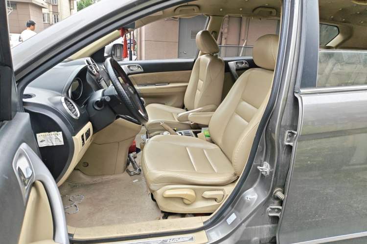 Used Haval H6 2011 2.0L Manual Two-Wheel Drive Elite Version Left Front Seat