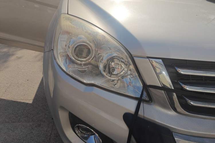 Used Haval H6 2011 2.0L Manual Two-Wheel Drive Elite Version Right Front Headlight