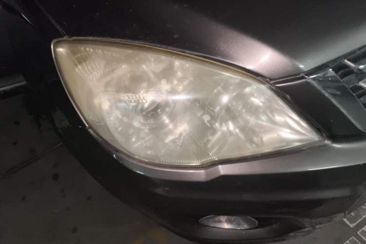 Used Haval H6 2011 Green Silence 2.0T Manual Two-Wheel Drive Elite Model Right Front Headlight