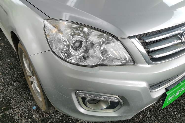 Used Haval H6 2011 Green Silence 2.0T Manual Two-Wheel Drive Elite Model Right Front Headlight