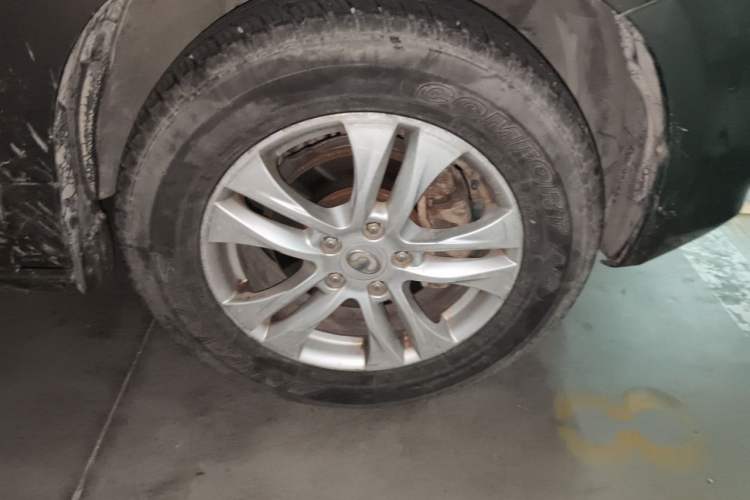 Used Haval H6 2011 Green Silence 2.0T Manual Two-Wheel Drive Elite Model Right Front Wheel Hub