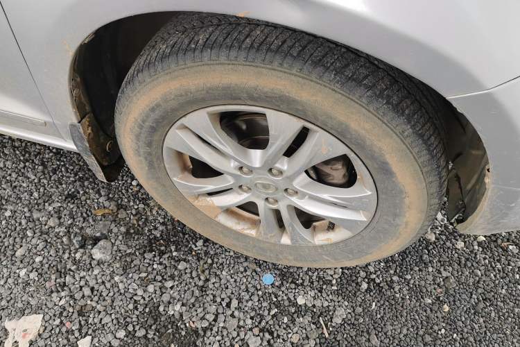 Used Haval H6 2011 Green Silence 2.0T Manual Two-Wheel Drive Elite Model Right Front Wheel Hub