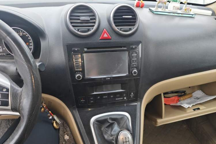 Used Haval H6 2011 2.0L Manual Two-Wheel Drive Urban Version Audio And AC Panel