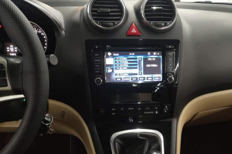 Used Haval H6 2011 2.0L Manual Two-Wheel Drive Elite Version Audio And AC Panel