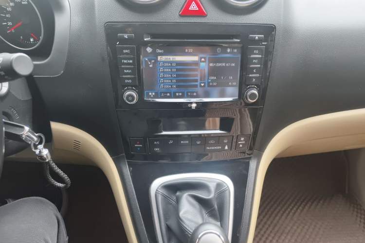 Used Haval H6 2011 2.0L Manual Two-Wheel Drive Elite Version Audio And AC Panel
